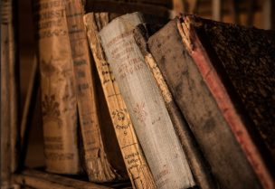 كتب تاريخية قديمة