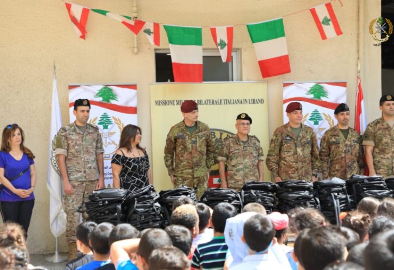 الجيش اللبنانيّ يوزّع حقائب مدرسيّة