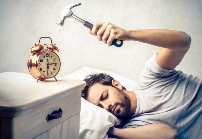 التأخر في الاستيقاظ عن موعدك الصباحي سيسبب لك مزاجاً سيئاً
