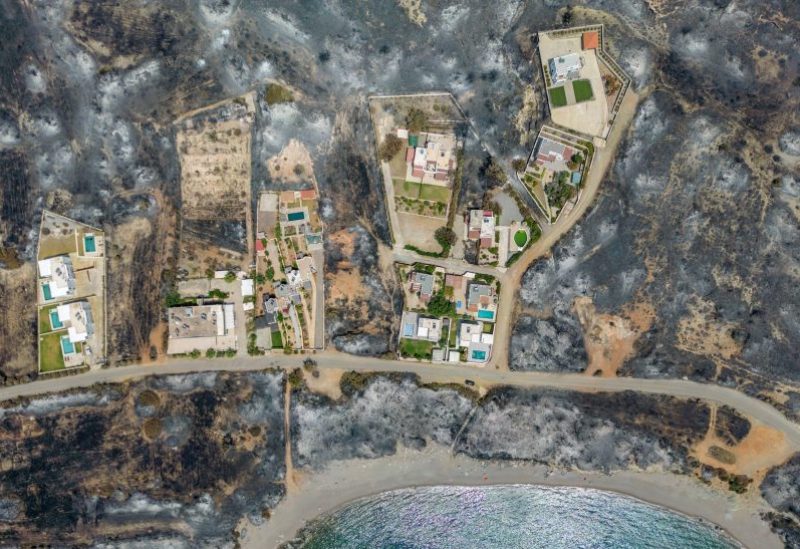حرائق الغابات في جزيرة رودس في اليونان - رويترز