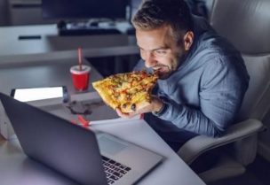 تناول الطعام في وقت متأخر