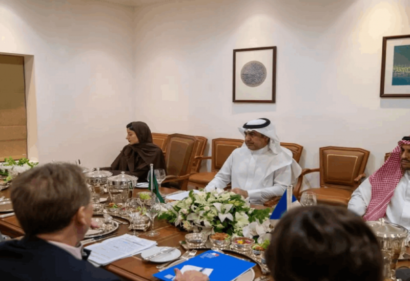 العلولا التقى لودريان في الرياض