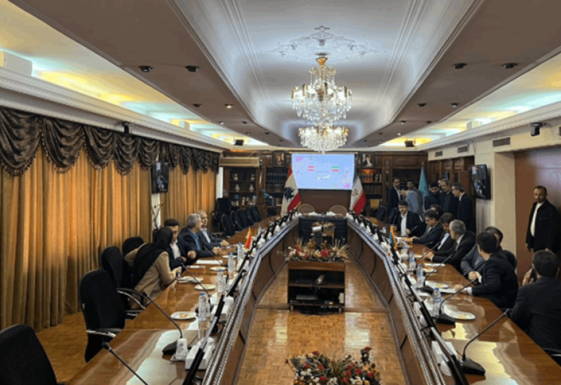 مباحثات بين بيرم ونظيره الإيراني بحضور الوفد المرافق