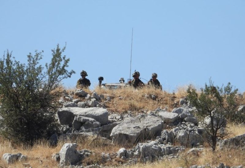 عناصر من جيش الاحتلال الإسرائيلي عند الحدود اللبنانية