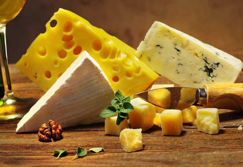 أنواع عدة من الجبن
