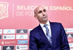 لويس روبياليس رئيس الاتحاد الإسباني