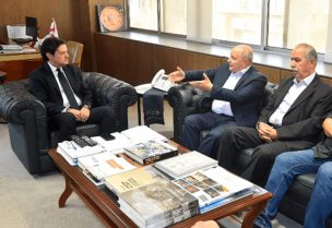 وزير الإعلام زياد مكاري ورئيس الاتحاد العمالي العام بشارة الأسمر