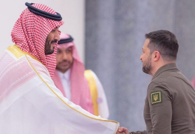 الرئيس الأوكراني فولوديمير زيلينسكي وولي العهد السعودي الأمير محمد بن سلمان