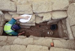 اكتشاف مقبرة رومانية في غزة
