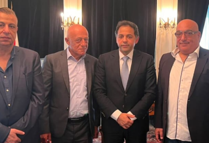 لقاء بين وسيم منصوري وممثلين عن جمعيات المودعين