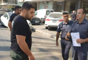 إنذارات شفهية لأصحاب معارض السيارات