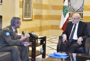 الرئيس نجيب ميقاتي وقائد القوات الدولية في الجنوب الجنرال أرولدو لازارو