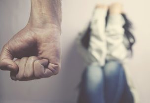 العنف - تعبيرية
