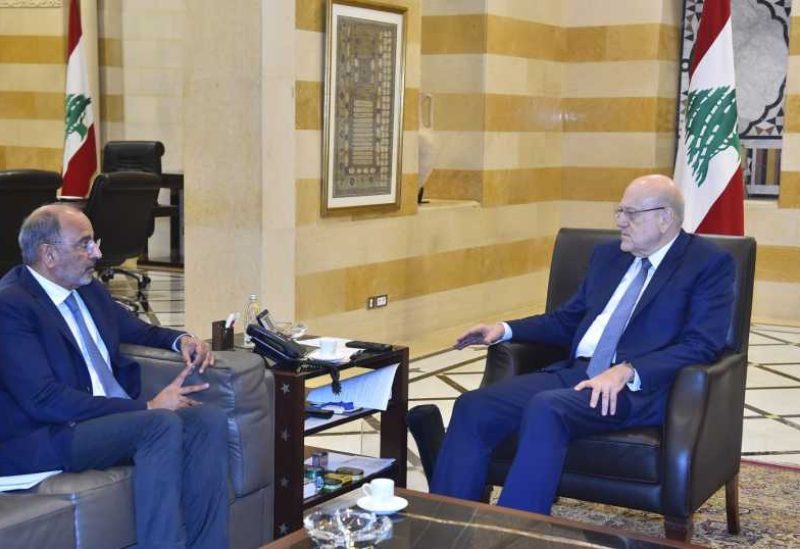 الرئيس نجيب ميقاتي والمنسق المقيم للأمم المتحدة عمران ريزا