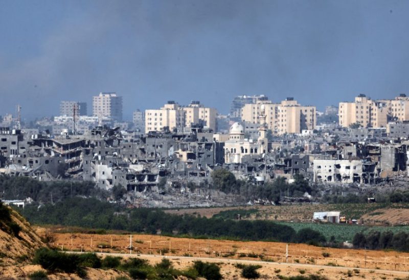من آثار القصف على غزة (رويترز)