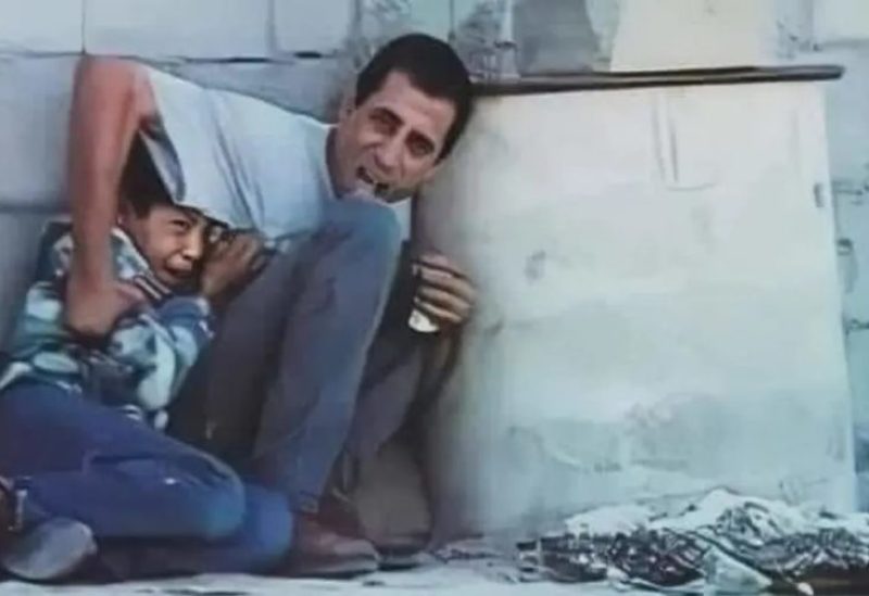 الطفل محمد الدرة ووالده - أرشيفية