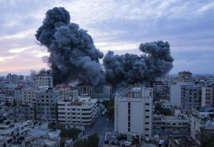من آثار القصف على غزة