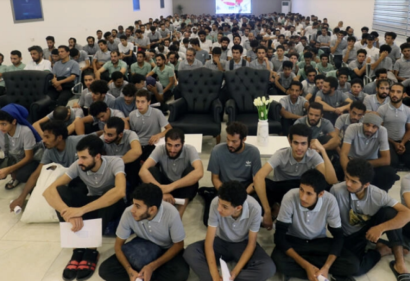 مئات المصريين في طريقهم إلى بلادهم