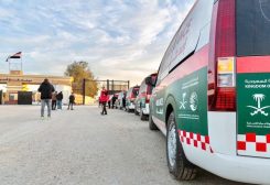 14 سيارة إسعاف من السعودية إلى غزة