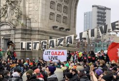 متظاهرون يغلقون جسر مانهاتن في نيويورك رفضا للعدوان على غزة