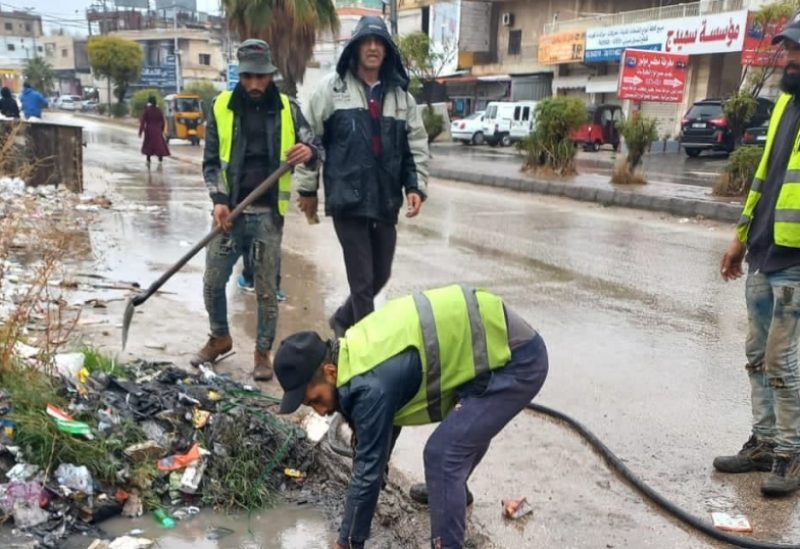 أشغال تعزيل وتنظيف تصريف مياه الأمطار