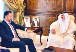 وزير النقل القطري جاسم بن سيف بن أحمد السليطي ووزير الاقتصاد أمين سلام