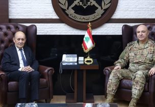 قائد الجيش العماد جوزاف عون والموفد الفرنسي جان إيف لودريان