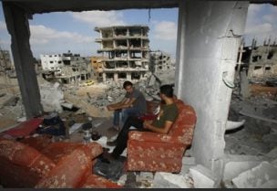 صورة من بين الدمار في غزة