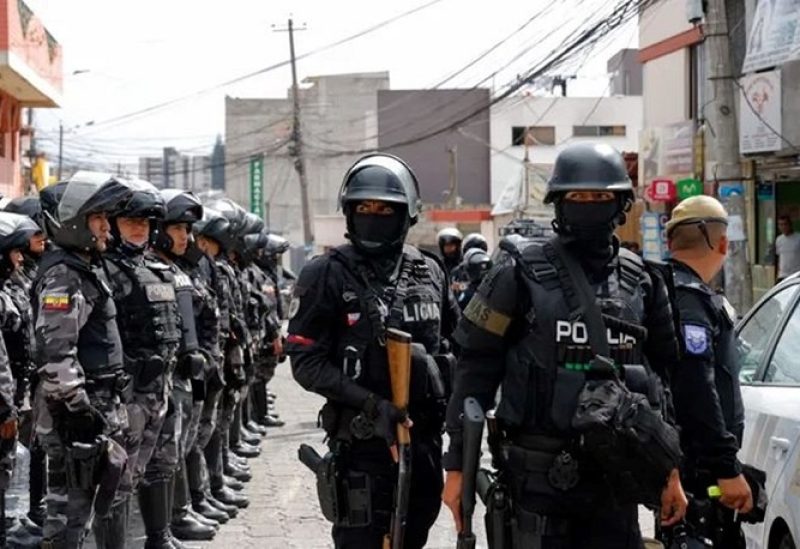 عناصر أمنية في الإكوادور