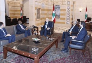 وزير الخارجية في حكومة الظل البريطانية المعارضة دايفيد لامي في السراي