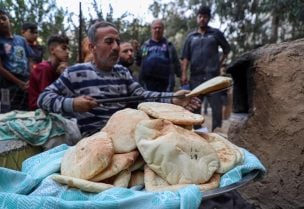 أهالي غزة يعانون من تفاقم أزمة المواد الغذائية