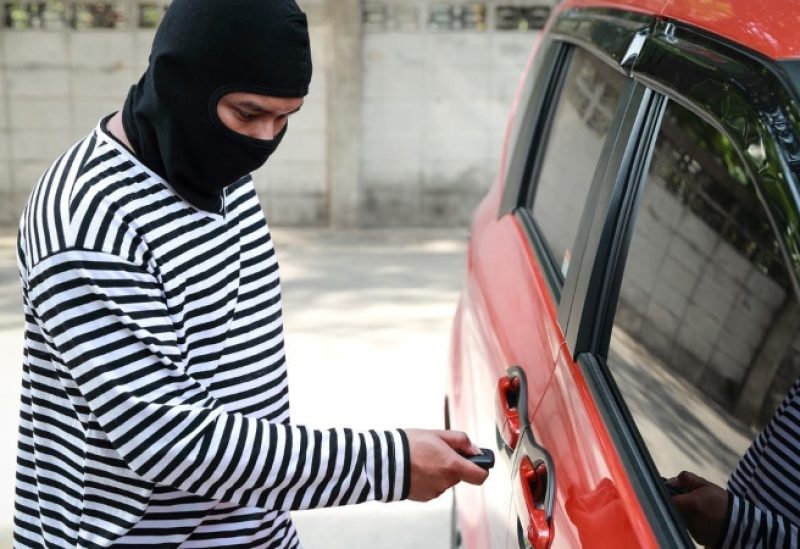 سرقة سيارات