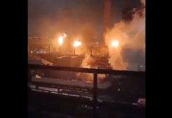 صورة من الهجوم على مصنع الصلب الروسي