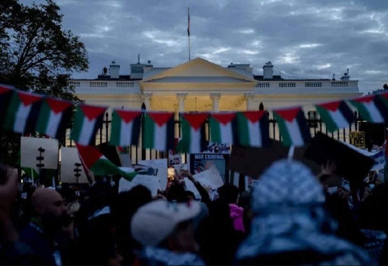 المتظاهرون يحتشدون أمام البيت الأبيض (الفرنسية)
