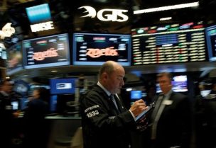 متعاملون أثناء التداول في بورصة نيويورك للأوراق المالية