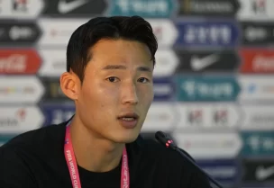 لاعب كرة القدم الكوري الجنوبي سون جون