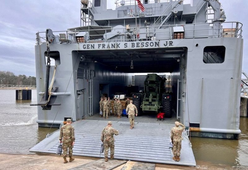سفينة الجيش الأمريكي (USAV) الجنرال فرانك س. بيسون (LSV-1) أثناء مغادرتها إلى غزة