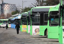 سائقو الحافلات في سول ينهون إضرابهم