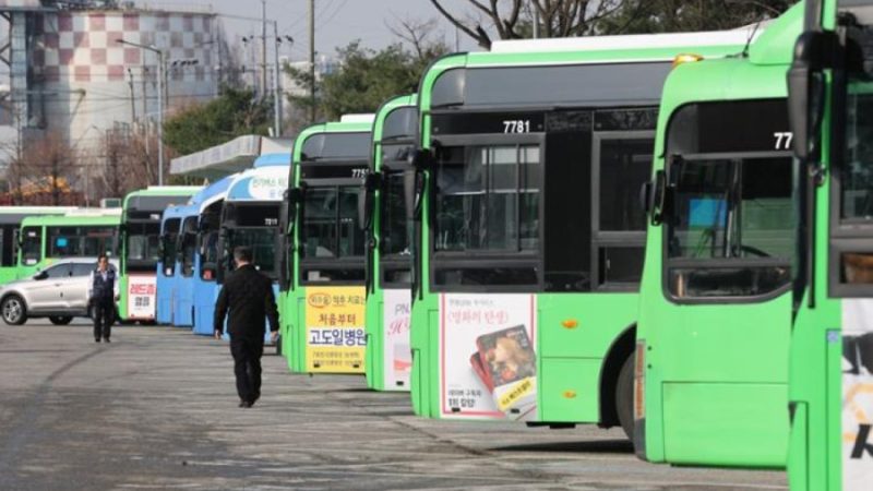 سائقو الحافلات في سول ينهون إضرابهم