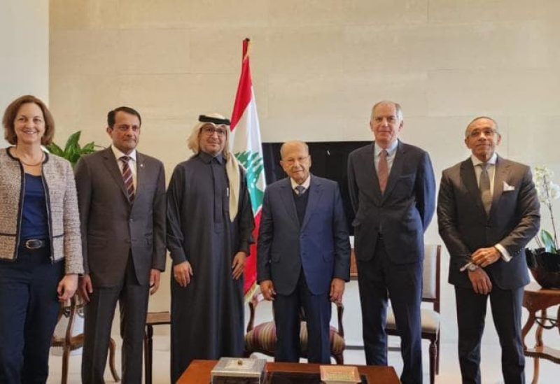 رئيس الجمهورية السابق العماد ميشال عون وسفراء اللجنة الخماسية في دارته في الرابية
