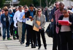 نمو الوظائف بأمريكا والبطالة تتراجع