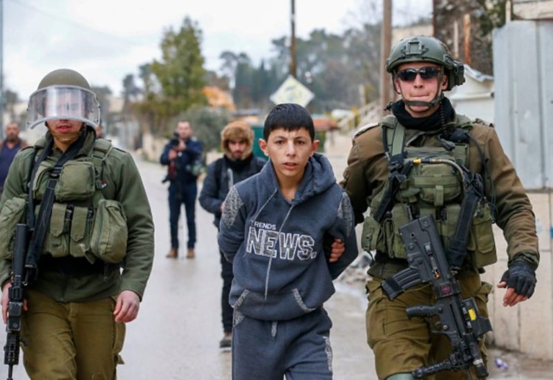 الاحتلال يعتقل أطفال فلسطينيين