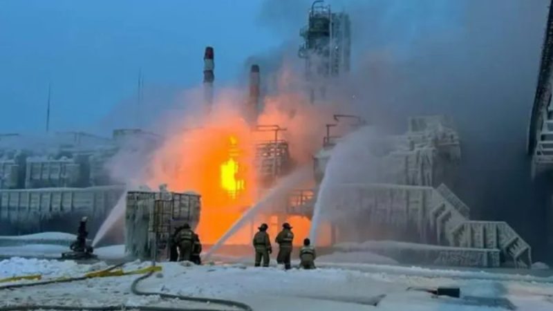 حريق بمصنع للمعدات الكهربائية في روسيا