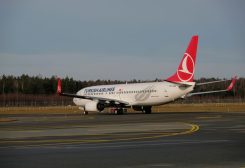 طائرة تابعة للخطوط الجوية التركية من طراز بوينج 737-800 من أرشيف رويترز