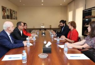 لقاء سامي الجميل مع لمنسقة الخاصة للأمم المتحدة في لبنان يوانا فرونتسكا في في بكفيا
