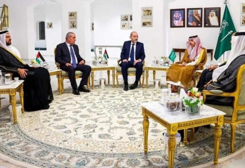 اجتماع عربي سداسي في الرياض يطالب بوقف فوري لإطلاق النار بغزة (الأناضول)