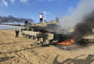 احتراق دبابة إسرائيلية في غزة