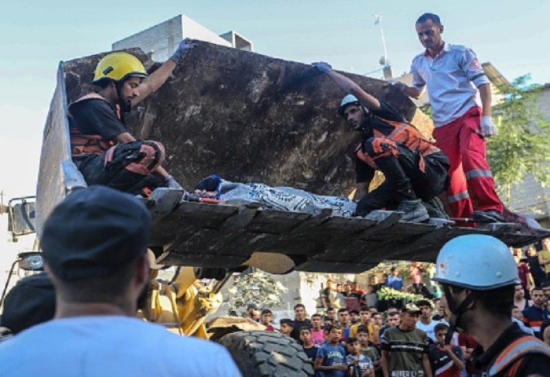 انتشال جثامين الشهداء في غزة