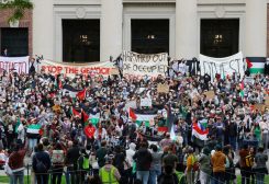 مظاهرة مؤيدة لفلسطين في جامعة هارفارد في الولايات المتحدة (رويترز)