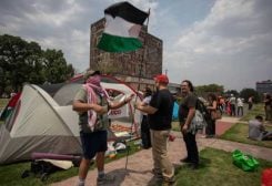 طلاب جامعة مكسيكية يقيمون مخيما للتضامن مع غزة